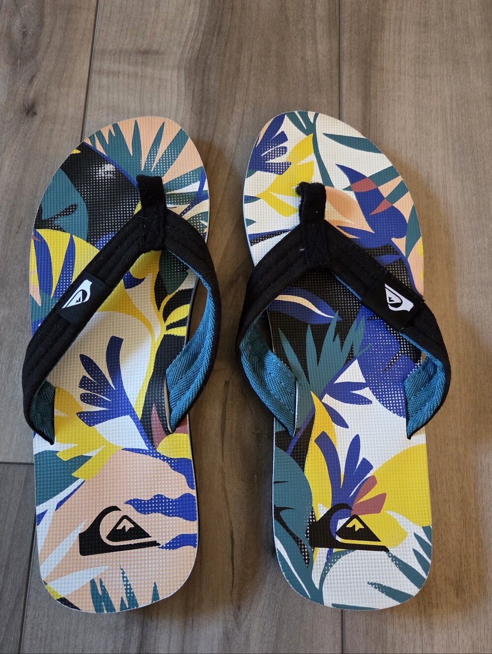 Quiksilver Men's Multicolor Tropical Print Flip Flops